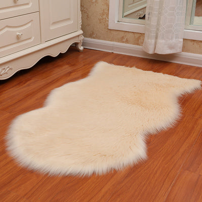 Vloerkleed – Onregelmatige vorm, anti-slip achterkant – Polyester, machine wasbaar, multi-gekleurde design — Beige