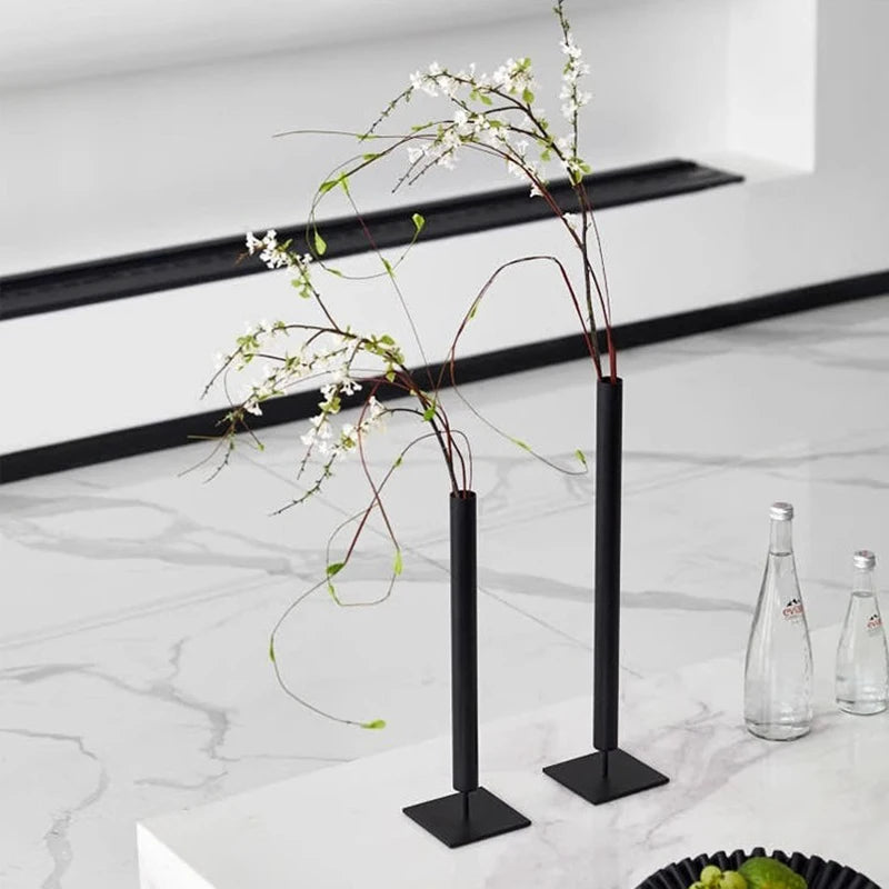 Minimalistische Metalen Bloemenvaas | Luxe Vaas voor Elegant Interieurdesign