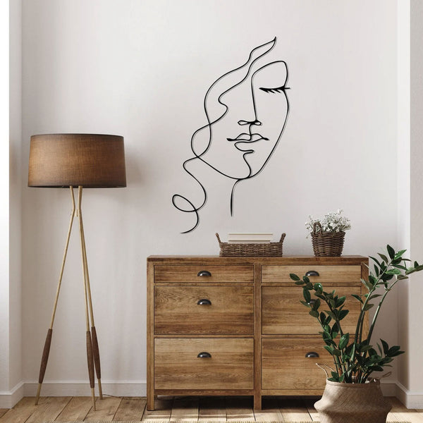 Metalen wanddecoratie – Vrouwelijk design met krullend haar – Duurzaam materiaal