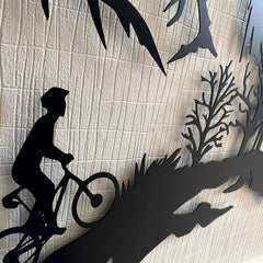 Metalen wanddecoratie – Fietser design – Duurzaam en decoratief materiaal